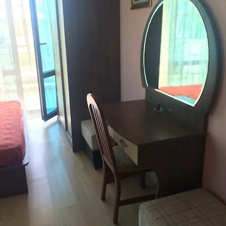 Cozy 1 Bed In Lesso Complex Apartment