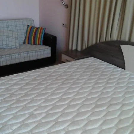 Cozy 1 Bed In Lesso Complex Apartamento Ravda