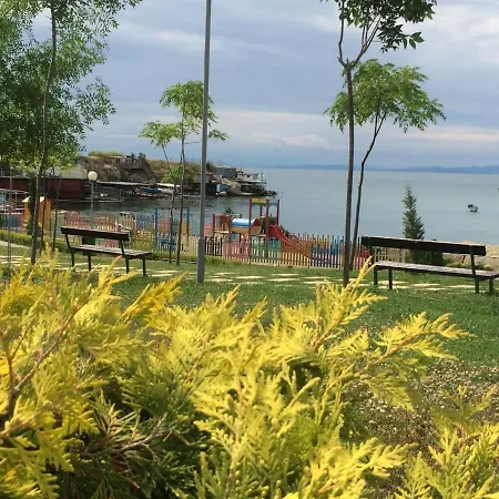 Cozy 1 Bed In Lesso Complex 公寓