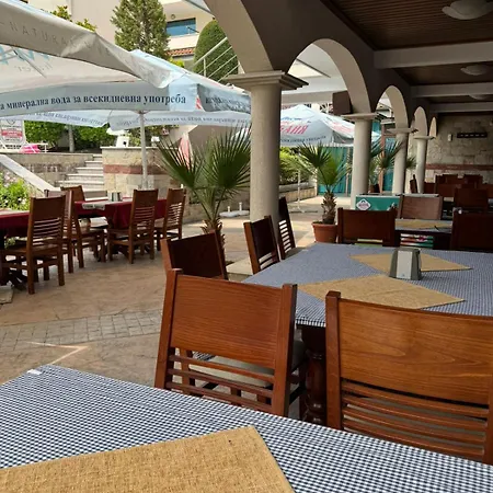 公寓 Cozy 1 Bed In Lesso Complex 拉夫达