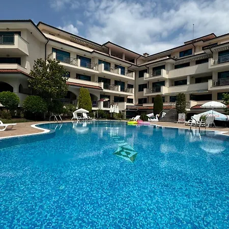 Cozy 1 Bed In Lesso Complex Apartment