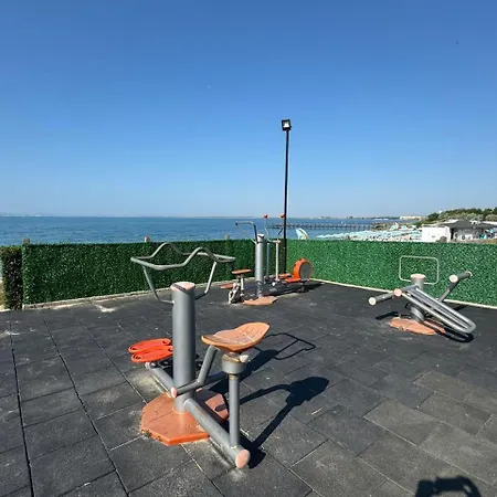 Cozy 1 Bed In Lesso Complex Appartamento Ravda