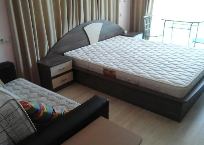 Cozy 1 Bed In Lesso Complex ラヴダ