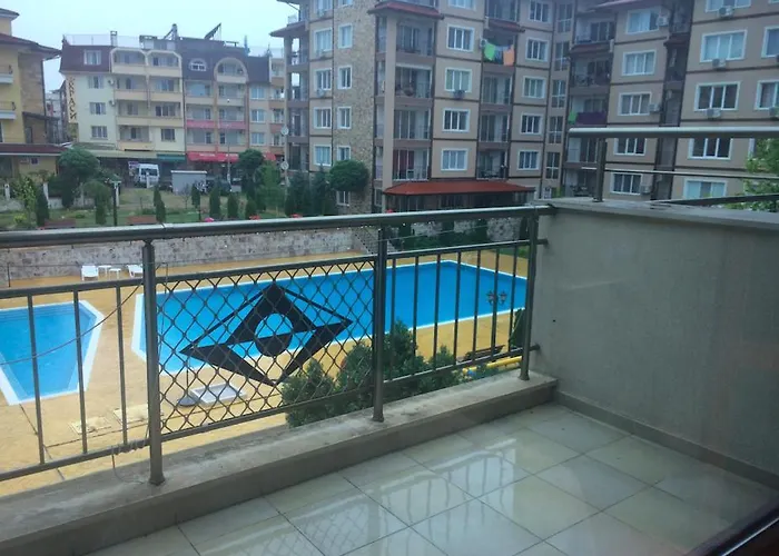 Cozy 1 Bed In Lesso Complex 라브다